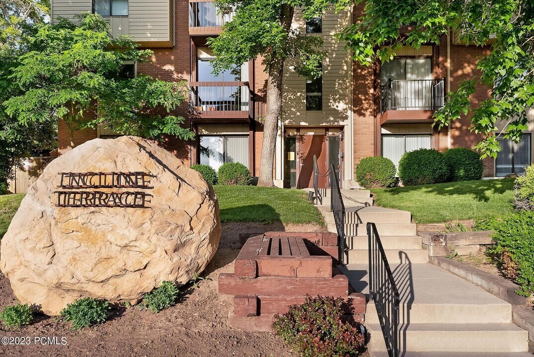 425 S 1000 E, Unit 201c in Salt Lake City, UT - Foto de edificio