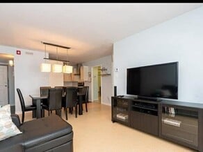 5445 De La Villa-Saint-Vincent Av in Québec, QC - Building Photo - Building Photo