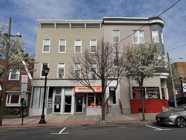 1417 New York Ave-Unit -4 in Union City, NJ - Building Photo