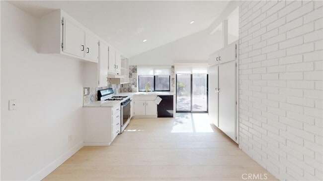 2551 La Praix St, Unit 722 in Highland, CA - Foto de edificio - Building Photo