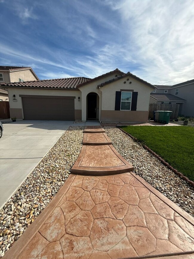 property at 404 Manuel Ct