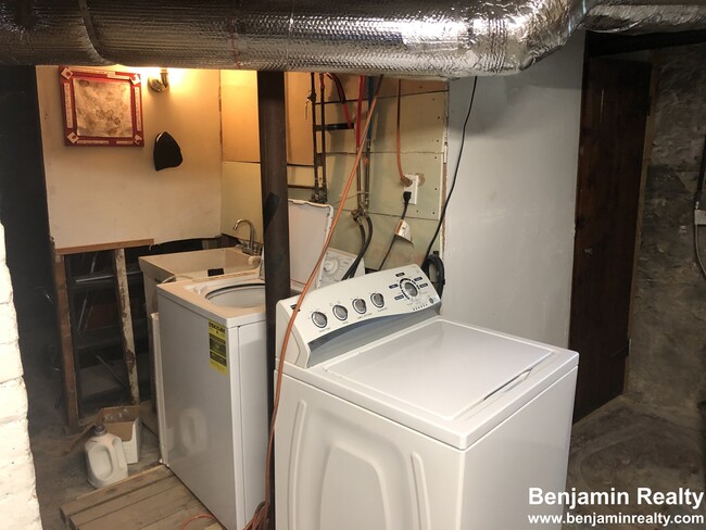 111 Sumner Rd in Brookline, MA - Building Photo - Building Photo