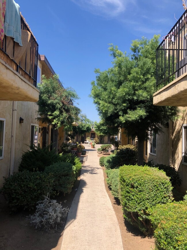 333 Roosevelt St, Unit #17 in Chula Vista, CA - Foto de edificio - Building Photo