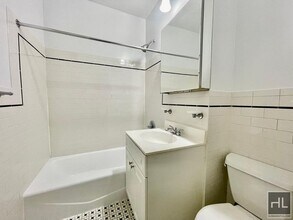 EAST 84 STREET in New York, NY - Building Photo - Building Photo