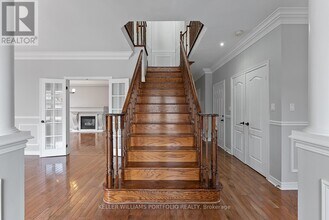 2154 Kingsridge Dr in Oakville, ON - Building Photo - Building Photo