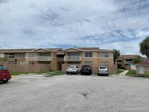 4550 NW 79th Ave-Unit -1B in Doral, FL - Building Photo - Building Photo