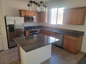 10542 Forum Peak Ln in Las Vegas, NV - Building Photo - Building Photo