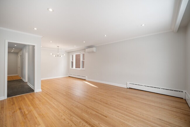 207 St Clements Ave in Toronto, ON - Building Photo - Building Photo