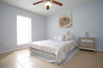 Providence at Baytown in Baytown, TX - Building Photo - Interior Photo