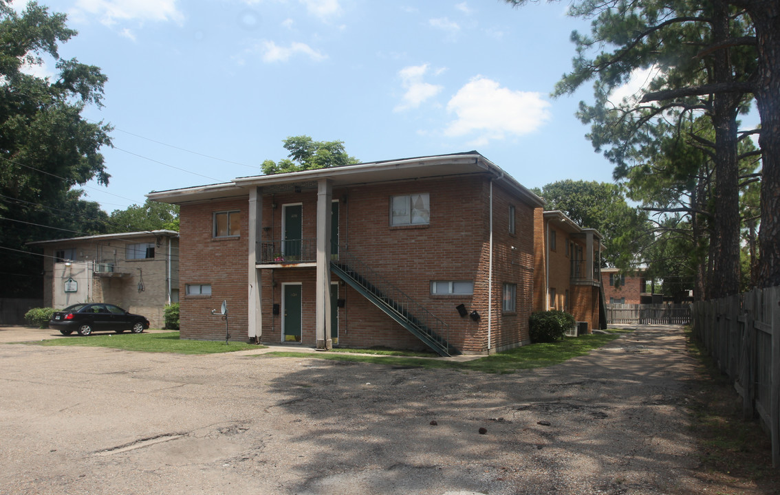 1122 Aster St in Baton Rouge, LA - Foto de edificio