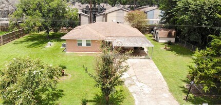 17706 Wild Oak Dr in Houston, TX - Building Photo - Building Photo