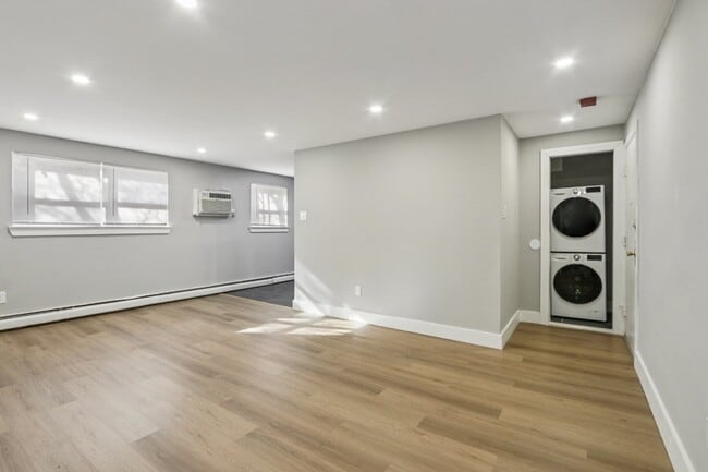 Oakland Terrace Apartments in Philadelphia, PA - Foto de edificio - Building Photo