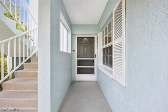 5737 Whitaker Rd in Naples, FL - Foto de edificio - Building Photo