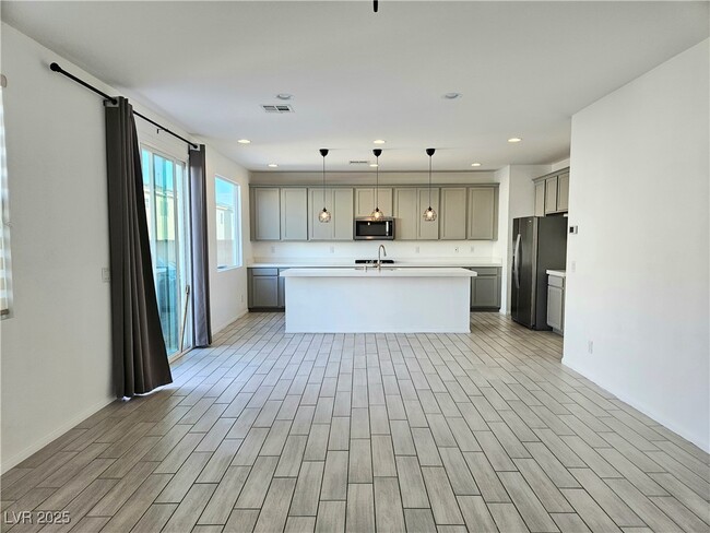 4638 Observed St in North Las Vegas, NV - Building Photo - Building Photo