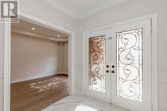 50 Amboise Crescent in Brampton, ON - Building Photo - Building Photo