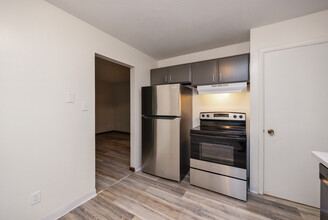 4704 Valdez Dr in Des Moines, IA - Building Photo - Building Photo