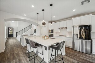 7933 Spring Run Dr in Magnolia, TX - Building Photo