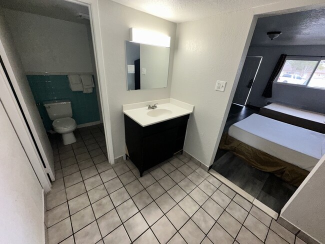 2530 Bloomfield Hwy in Farmington, NM - Building Photo - Building Photo