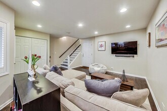 1351 W Altgeld St in Chicago, IL - Building Photo - Building Photo