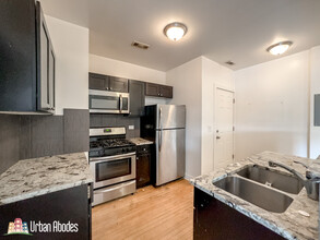 5600 N Western Ave, Unit A00C in Chicago, IL - Foto de edificio - Building Photo