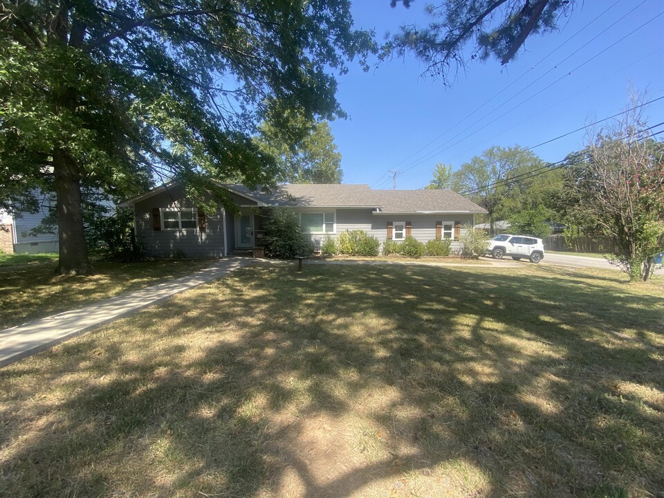 3019 Independence St-Unit -1 in Fort Smith, AR - Building Photo