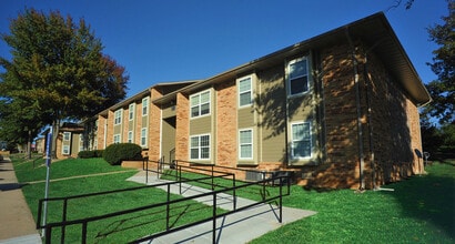 Stone Meadows in Nixa, MO - Foto de edificio - Building Photo