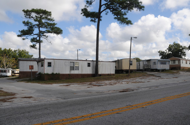 Hillcrest Mobile Village in Orlando, FL - Building Photo - Building Photo