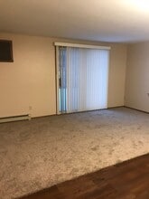 2071 Hilltop Dr, Unit 4 in Ashwaubenon, WI - Building Photo - Building Photo