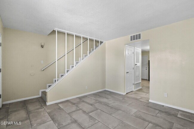 3702 Keltner Ave in El Paso, TX - Foto de edificio - Building Photo