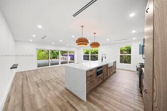 7520 Hispanola Ave in North Bay Village, FL - Building Photo - Building Photo