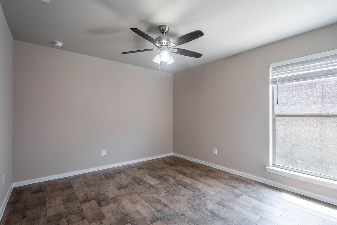 2311 Outlaw Ct in Midland, TX - Foto de edificio