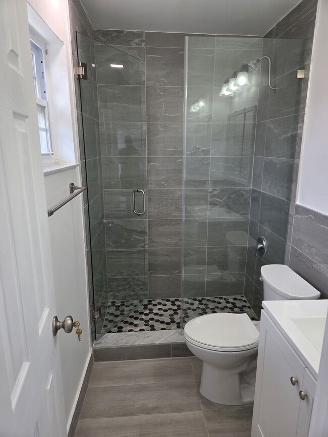 448 E 40th St, Unit Efficiency in Hialeah, FL - Foto de edificio - Building Photo