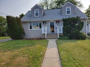 240 7th Ave, Unit 1 in Long Branch, NJ - Foto de edificio - Building Photo