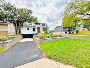 7713 Knoll St in Golden Valley, MN - Building Photo - Building Photo