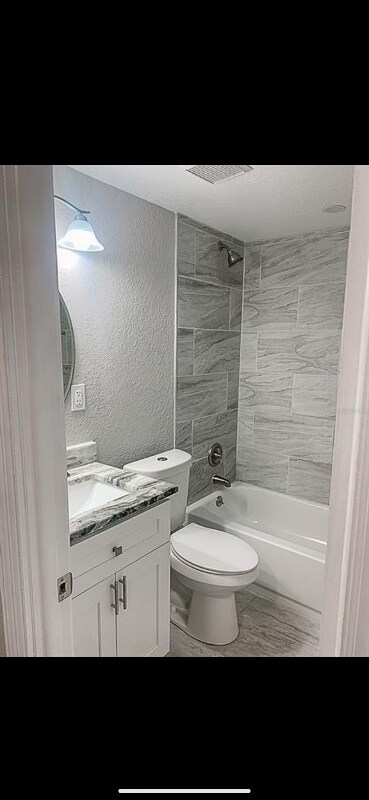 property at 221 Venice E Blvd