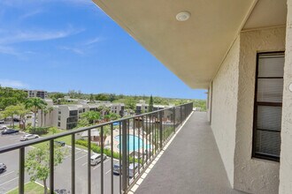 12 Royal Palm Way in Boca Raton, FL - Building Photo - Building Photo