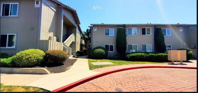 1079 Mohr Ln in Concord, CA - Foto de edificio - Building Photo