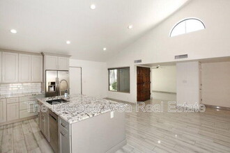9128 E Gelding Dr in Scottsdale, AZ - Building Photo - Building Photo