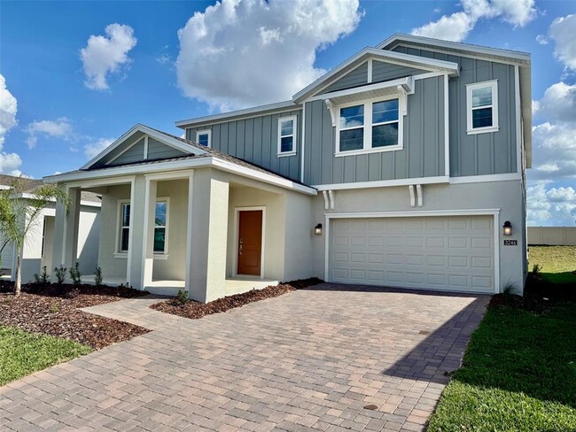 3246 Armstrong Ave in Clermont, FL - Foto de edificio - Building Photo