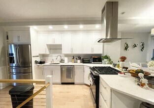 108 Buttonwood St, Unit 1 in Boston, MA - Building Photo - Building Photo