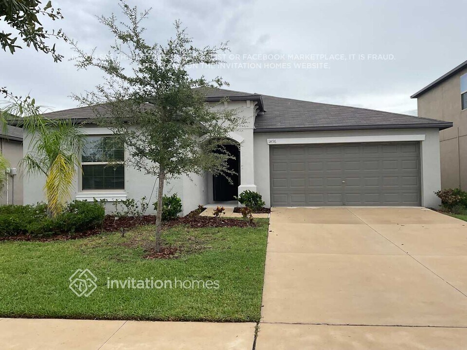 1496 Flower Dust Dr in Ruskin, FL - Building Photo