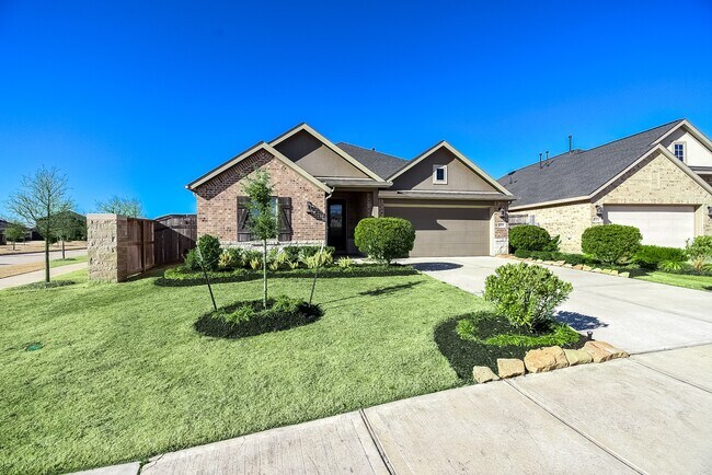 property at 31438 Vineyard Creek Dr