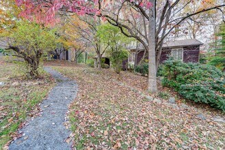 13 N Foxxborough Ln in Johnson City, TN - Building Photo - Building Photo