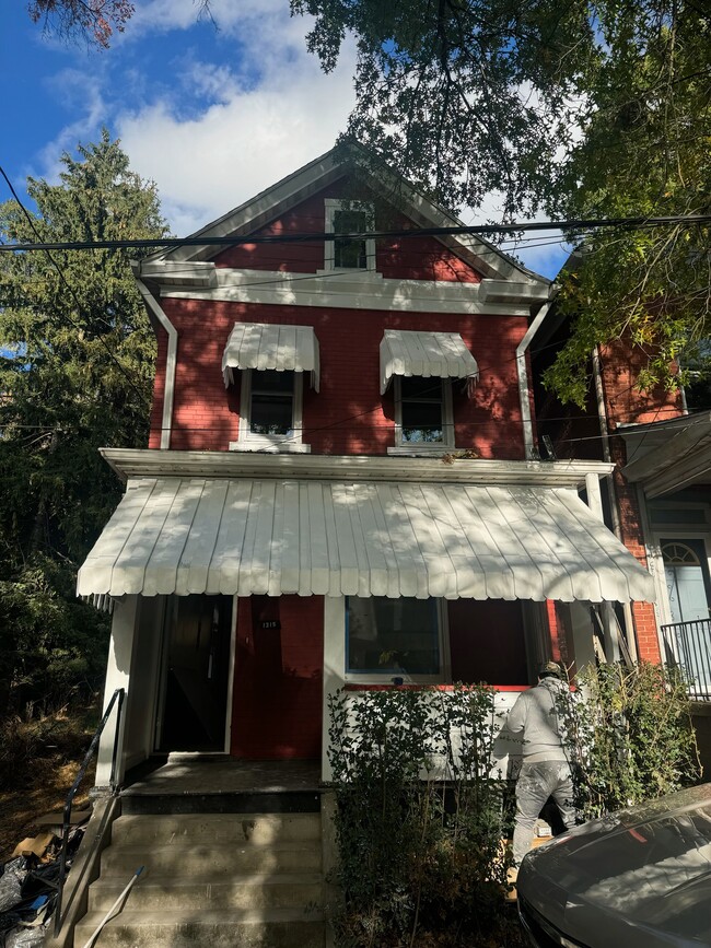 property at 1315 Labelle Ave