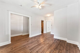 936 N Ogden St in Denver, CO - Building Photo - Interior Photo