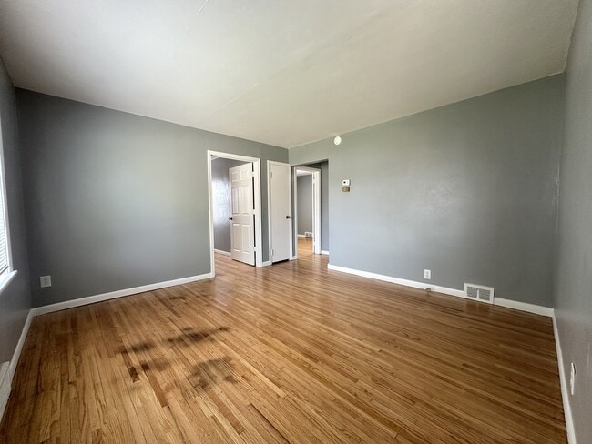 327 Sheridan Dr in Loves Park, IL - Building Photo - Building Photo