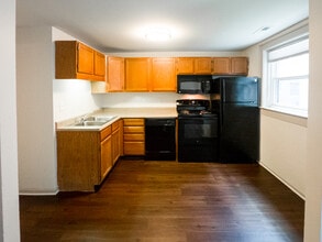 Utomin Apartments in Indianapolis, IN - Foto de edificio - Building Photo