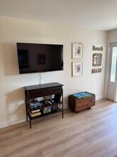 440 SE Fini Dr in Stuart, FL - Foto de edificio - Building Photo