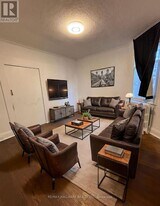 1616 Bloor St W in Toronto, ON - Building Photo