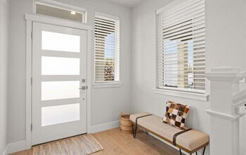 13911 SW 172nd Ave in Sherwood, OR - Foto de edificio - Building Photo